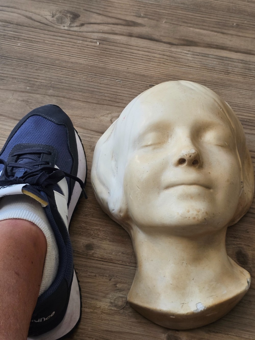 A L'Inconnue de la Seine 19th Century death mask by Gebruder Micheli, Berlin View III