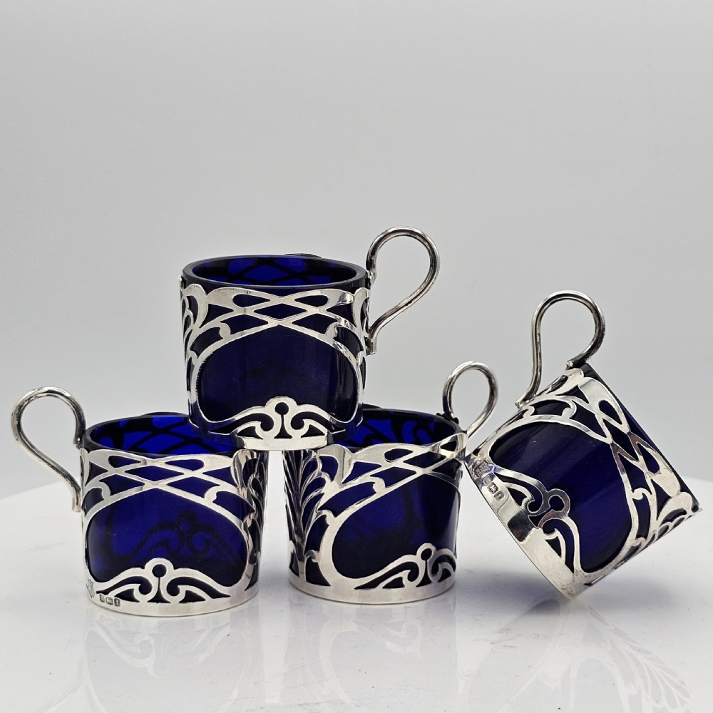 Stylish Set 4 x Art Nouveau Silver Salts Formed as Cups c1911