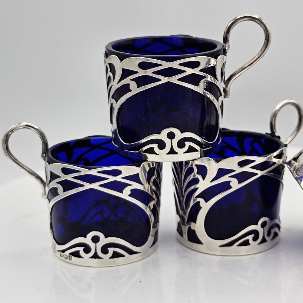 Stylish Set 4 x Art Nouveau Silver Salts Formed as Cups c1911 View IV
