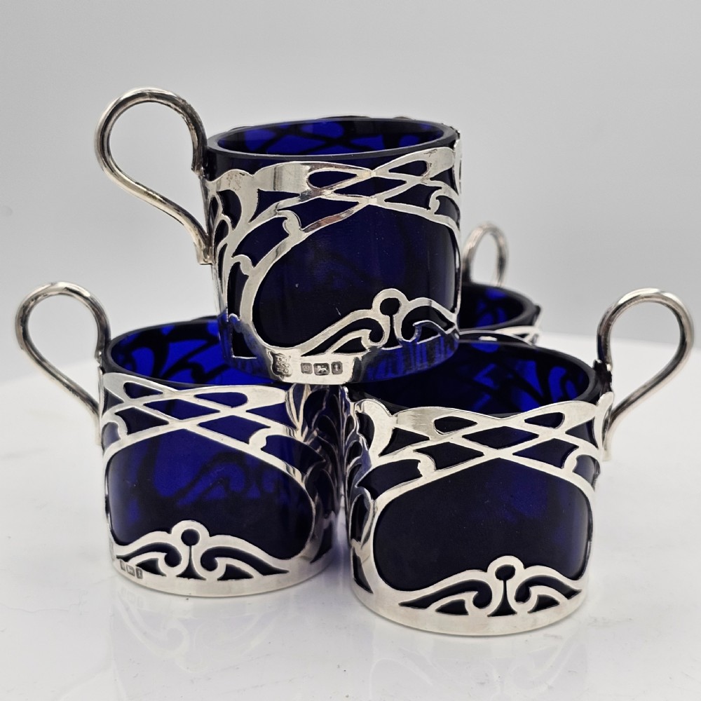 Stylish Set 4 x Art Nouveau Silver Salts Formed as Cups c1911 View V