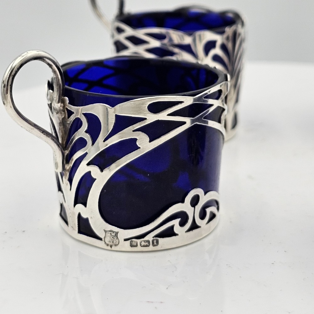 Stylish Set 4 x Art Nouveau Silver Salts Formed as Cups c1911 View XVII