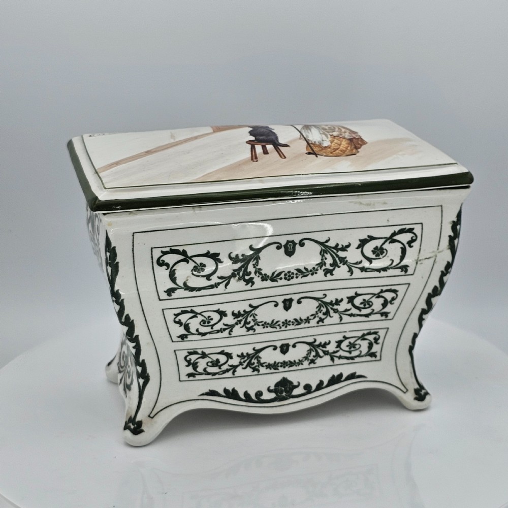 1905 Royal Doulton Huntley & Palmer Porcelain Biscuit Barrel Old Mother Hubbard View XI