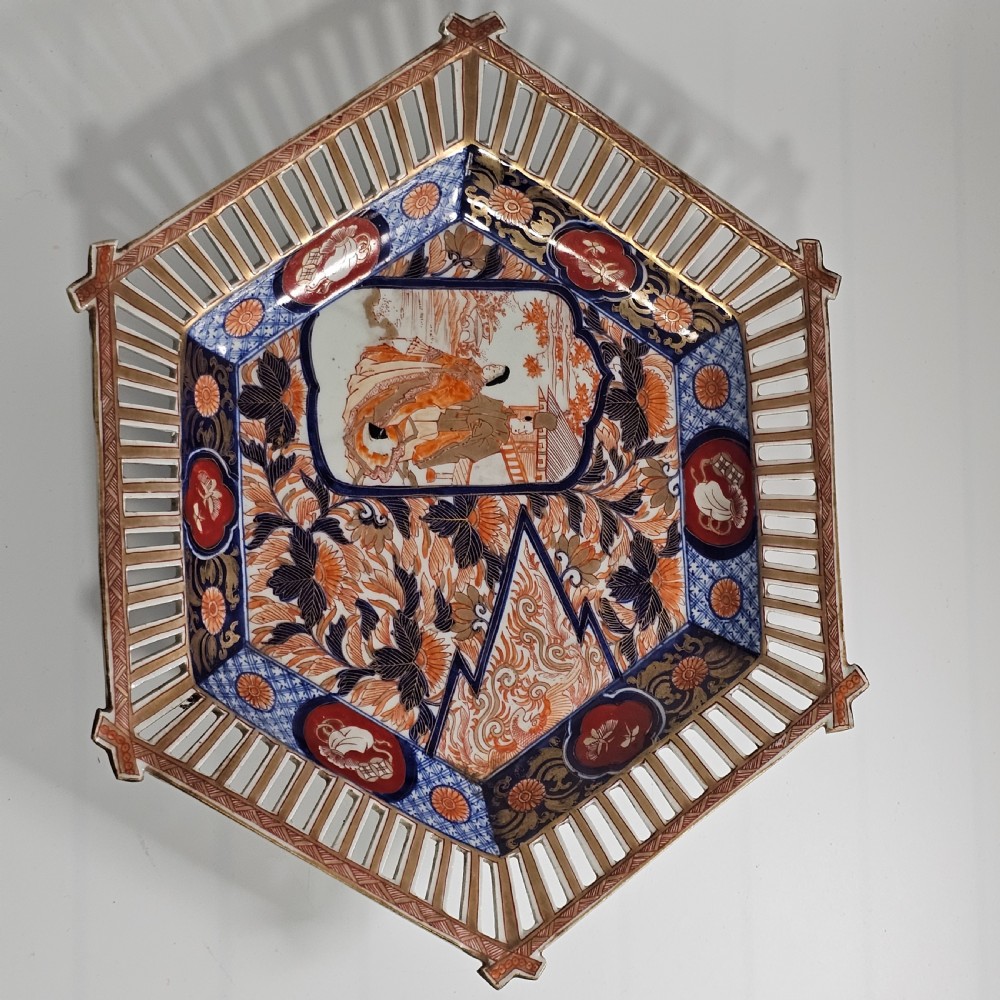 Stunning Large 1900'S Oriental Imari Fretted Charger 39.5cm Diameter View XIII