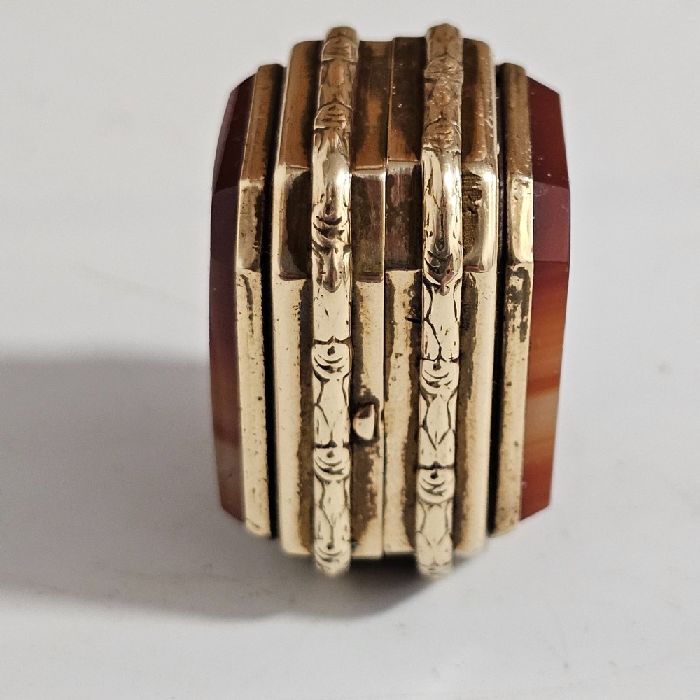 19Thc Gilt Metal Snuff Box With Double Agate To Both Base And Lid View IV