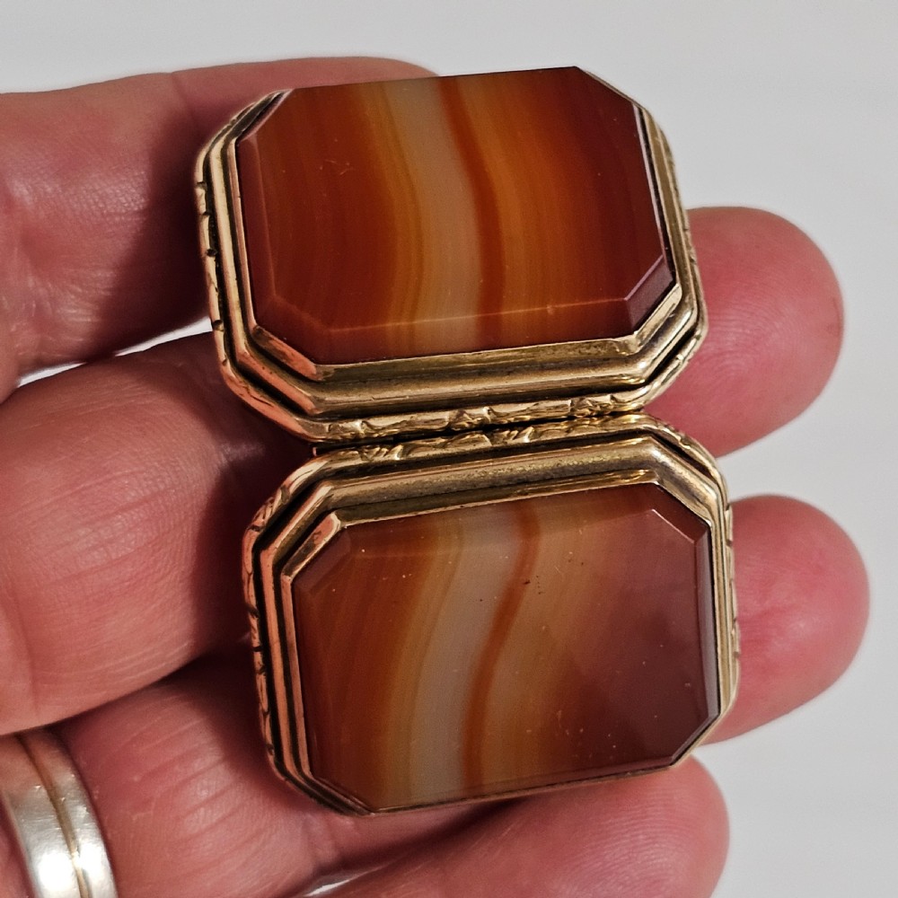 19Thc Gilt Metal Snuff Box With Double Agate To Both Base And Lid View VI