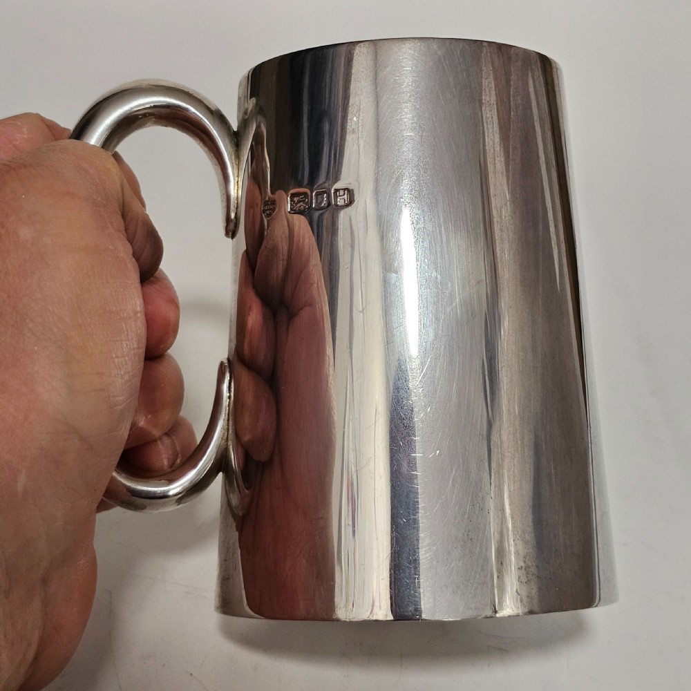Large Solid Silver Tankard by Goldsmiths and Silversmiths Company 435g View II