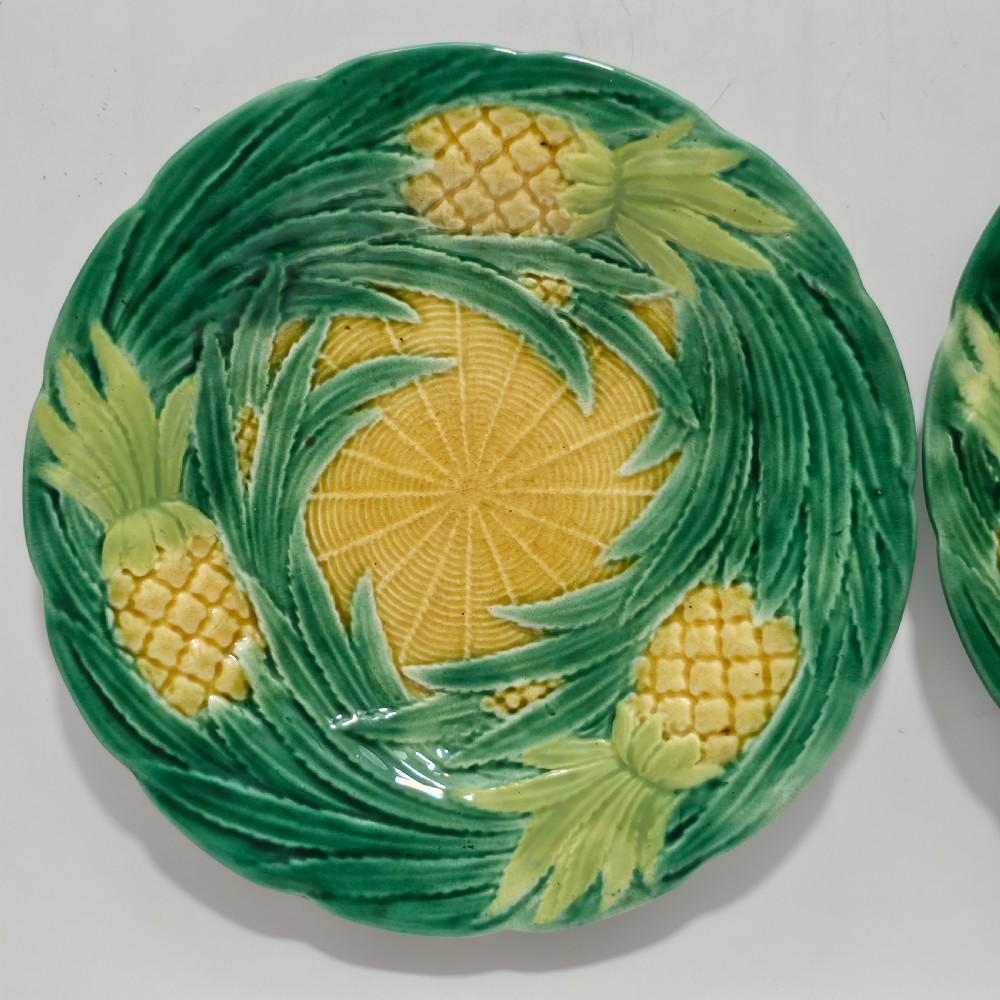 Fine Pair of George Jones Majolica Pineapples on Basketweave Plates, English, ca. 1870 View IV
