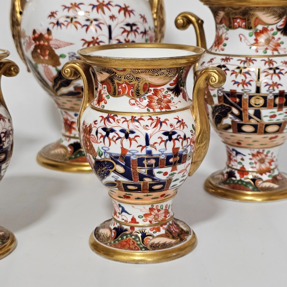 A Stunning 19thc 5-Piece Suite/Garniture Of Spode 967 Pattern Amphora Vases View IV