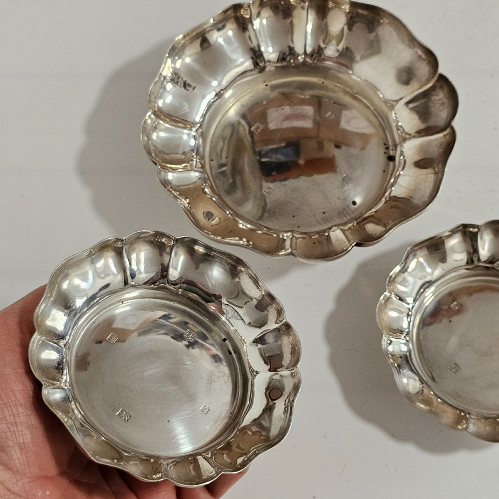 A Fine Trio of Heavy Gauge Sterling Silver Frilled Dishes 327g c1965 View IX