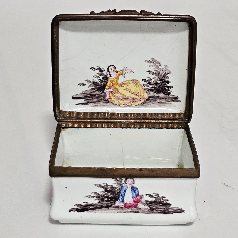 A Georgian Enamelled Bilston Snuff Box c1770 View VI