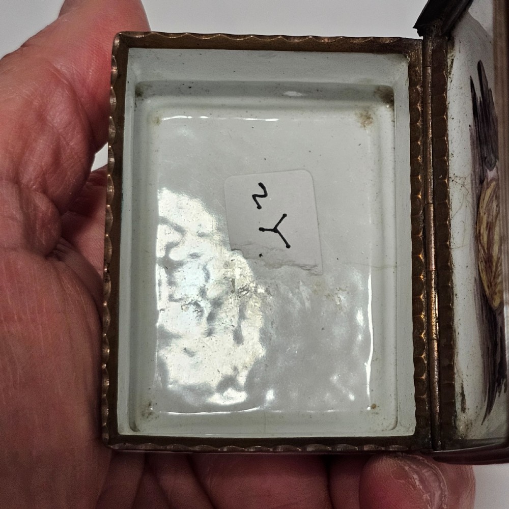 A Georgian Enamelled Bilston Snuff Box c1770 View VIII