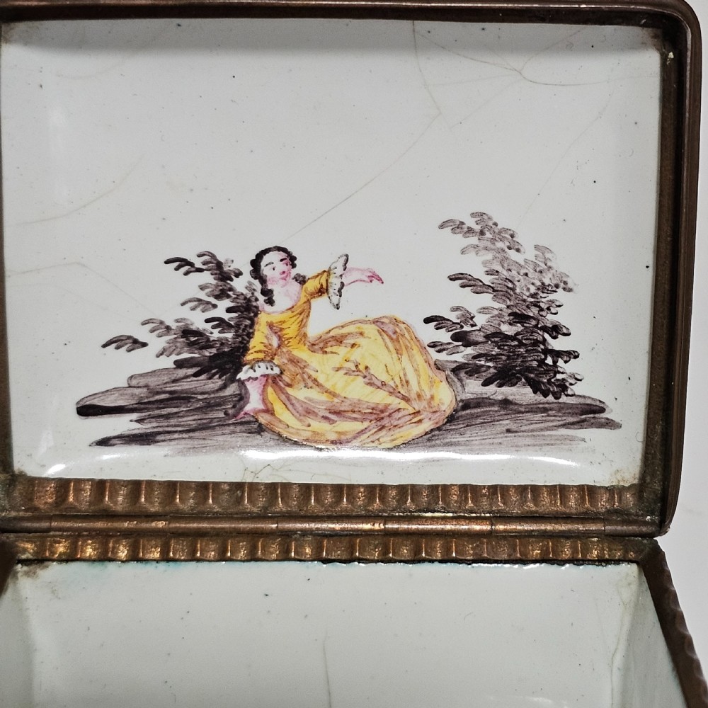 A Georgian Enamelled Bilston Snuff Box c1770 View XV