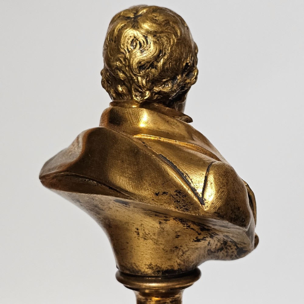Fine 19thc 34cm Gilt Bronze Bust of Sir Walter Scott on Fluted Bronze Column  View IX