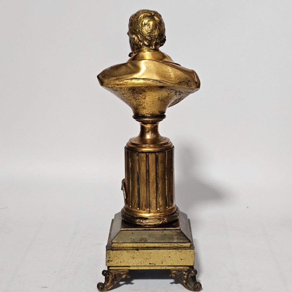 Fine 19thc 34cm Gilt Bronze Bust of Sir Walter Scott on Fluted Bronze Column  View XIII
