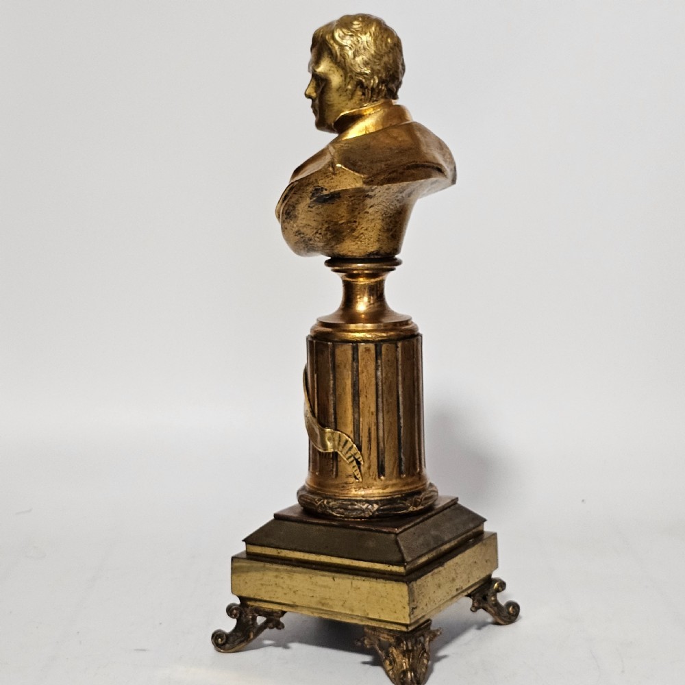 Fine 19thc 34cm Gilt Bronze Bust of Sir Walter Scott on Fluted Bronze Column  View XVI