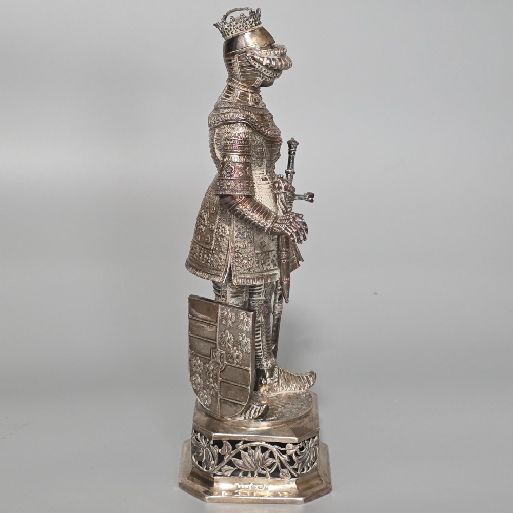 Fine and Highly Decorative German Silver Knight Figure – Hanau, c.1924 View IX