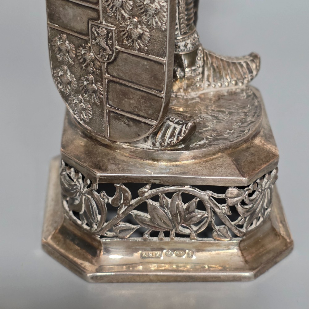 Fine and Highly Decorative German Silver Knight Figure – Hanau, c.1924 View XIII
