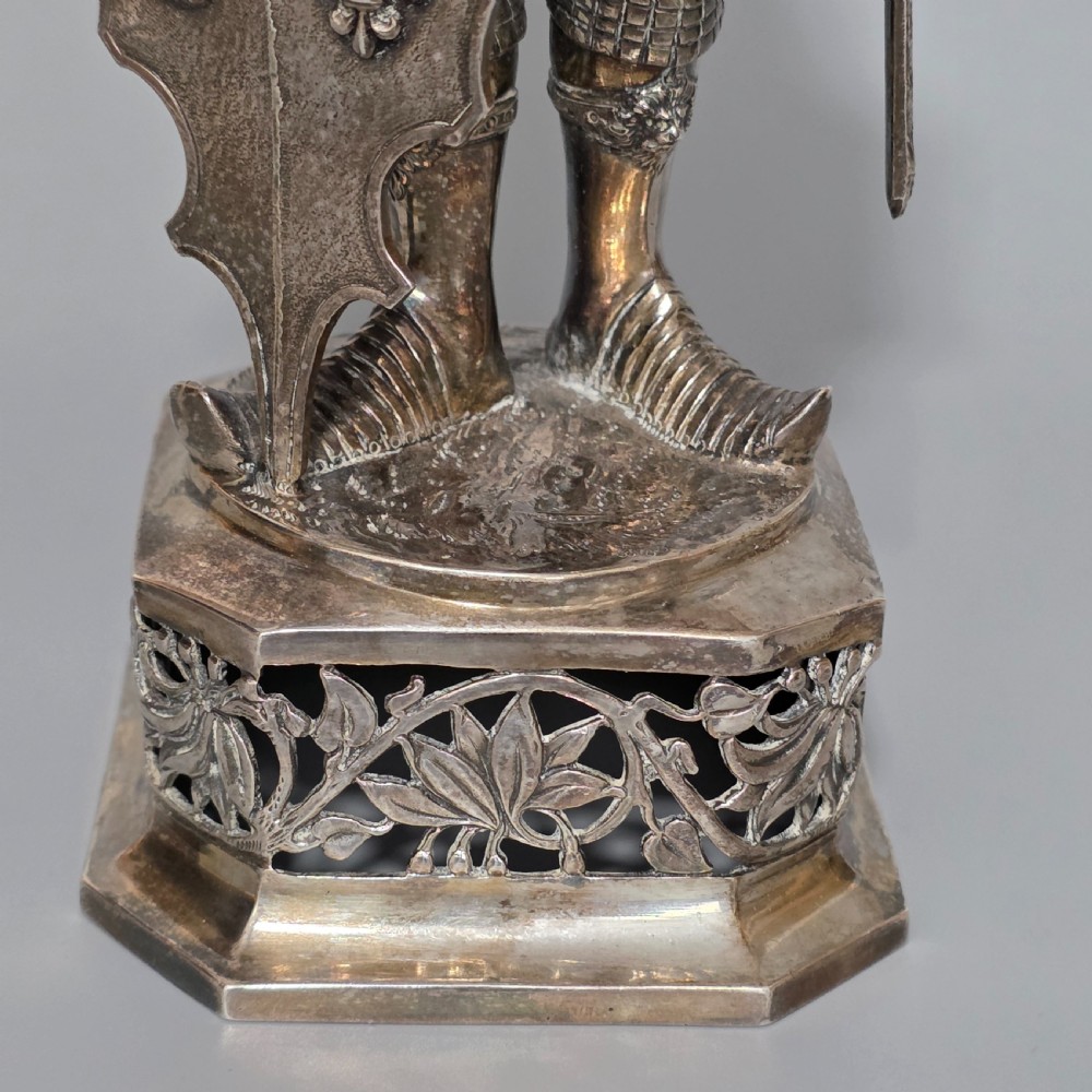 Fine and Highly Decorative German Silver Figure of a French King – Hanau, c.1927 View VII