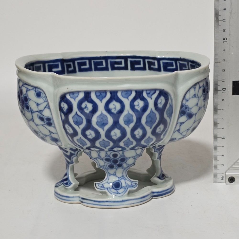 19thc Chinese Blue & White Comport Bowl View XIII