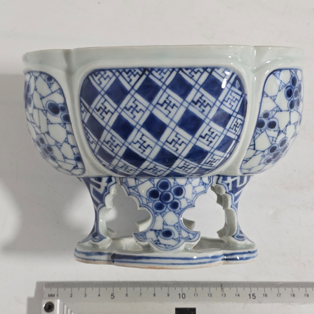 19thc Chinese Blue & White Comport Bowl View XVI