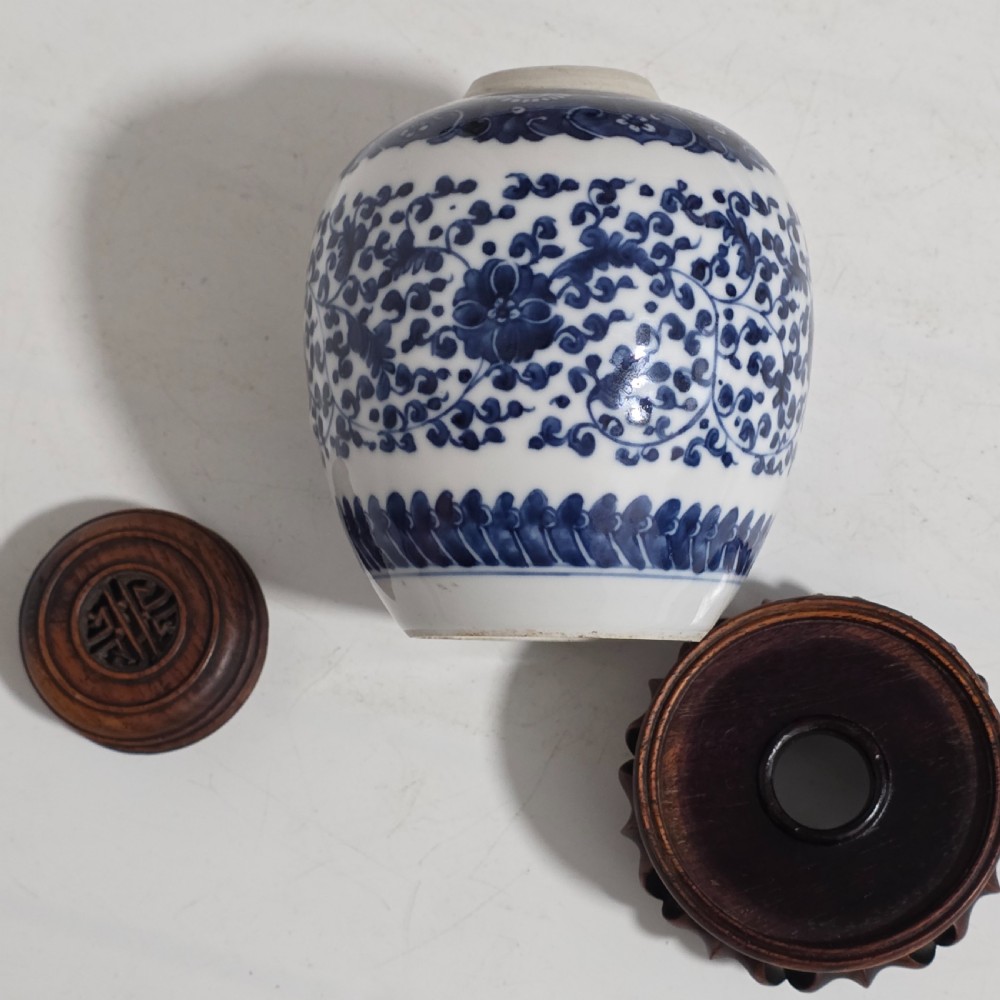 Fine 18thc/19thc Chinese Ginger Jar with Carved Wooden Lid & Base View XI
