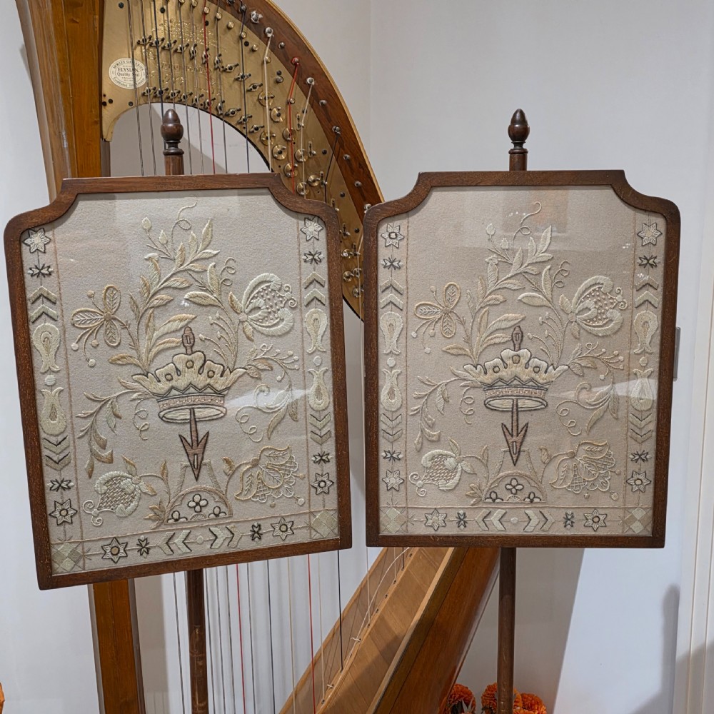 Fine Pair of Early Victorian Rosewood Pole Screens with Embroidered Silk/wool Panels View II