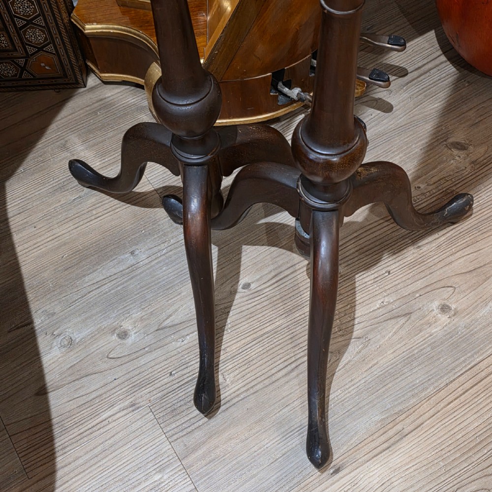 Fine Pair of Early Victorian Rosewood Pole Screens with Embroidered Silk/wool Panels View XV