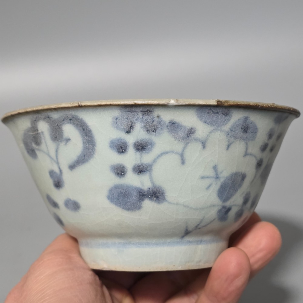 A Chinese Porcelain 'Nanking Cargo' Blue And White Bowl c1750 View III