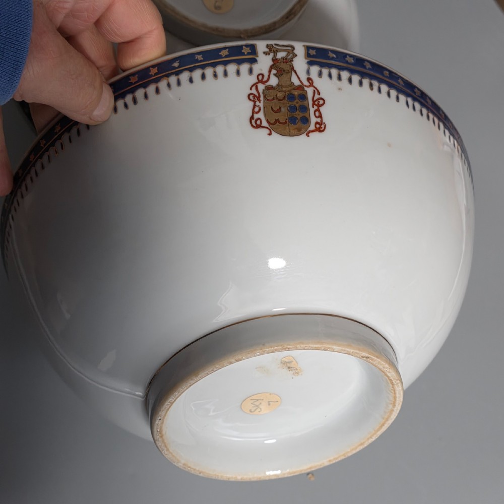 Pair of Antique 18th Century Chinese Armorial Punch Bowls – Hand-Painted Floral Decoration, 25.5 cm diameter View IX