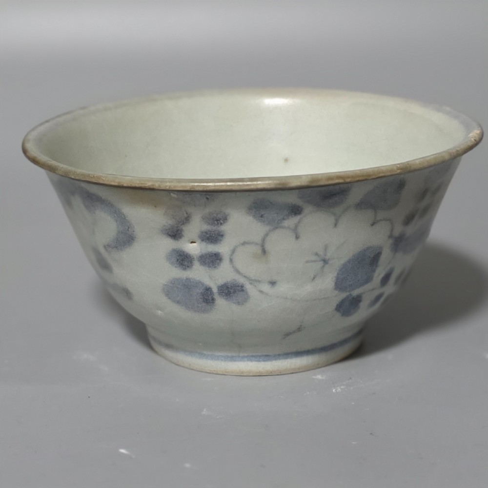 The Nanking Cargo, a Chinese porcelain bowl, c. 1751