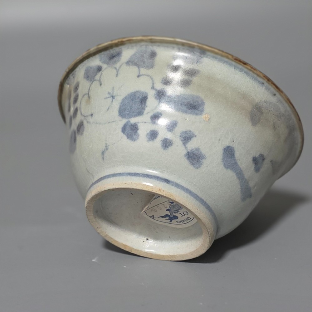 The Nanking Cargo, a Chinese porcelain bowl, c. 1751 View V
