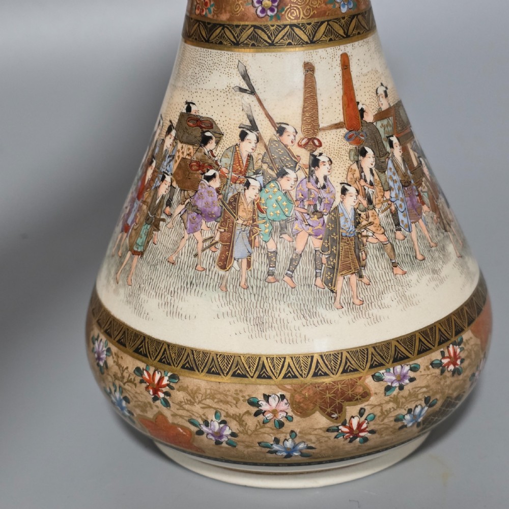 Fine Antique Japanese Satsuma Ovoid Vase – Signed Dozan – Meiji Era (Late 19th Century) View VIII
