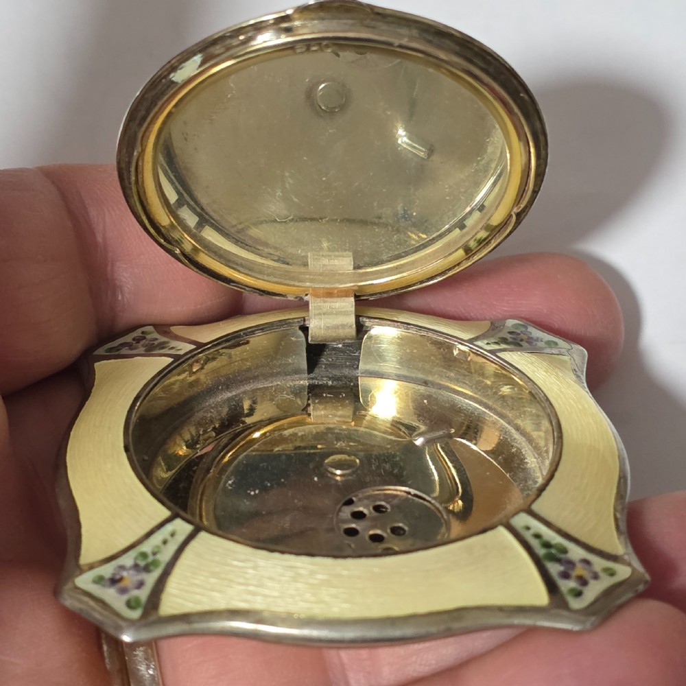Vintage 1930s Yellow Guilloche enamel and white metal Compact, View VIII
