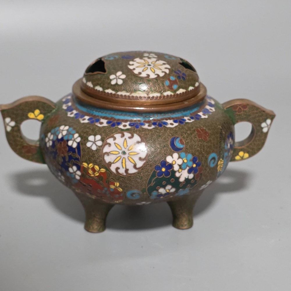 Japanese Cloisonne Censor Incense Burner. Pierced Lid. Meiji. View XII