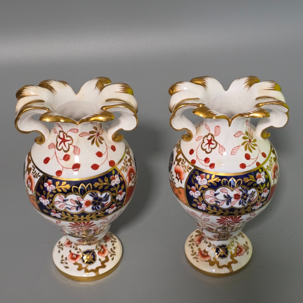 Rare Pair of Spode 2907 Pattern Vases with Curled Leaf Handles c1830 View VI