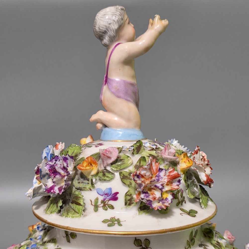 Meissen-Style Covered Urn Flower Vase, Late 19th Century View XIII