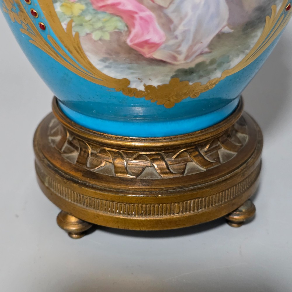 Exquisite 19thc Gilt Bronze Mounted Painted Sevres Vase 21,5cm View VII