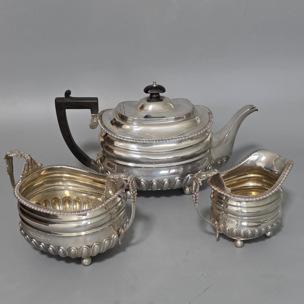 Antique Solid Silver Three-Piece Tea Set – London 1918 – Charles Stuart Harris – 1325g View VII