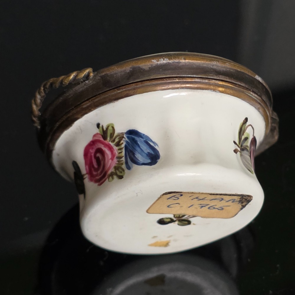 Exquisite South Staffordshire enamel snuff box, circa 1765 - Superb Condition View VI
