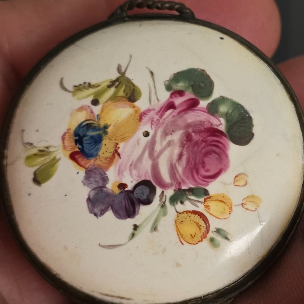 A South Staffordshire enamel snuff-box circa 1770 View VI