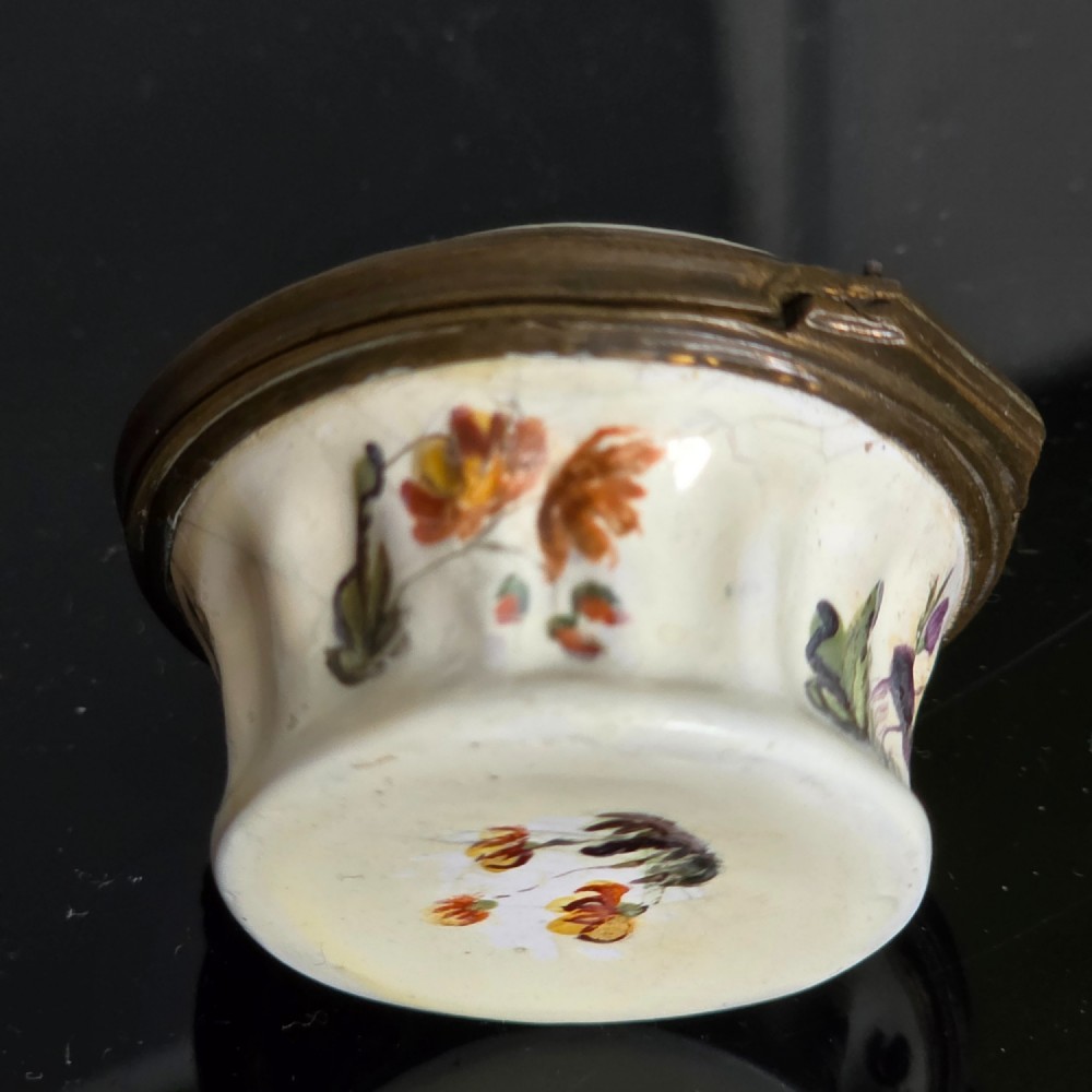 A South Staffordshire enamel snuff-box circa 1770 View IX