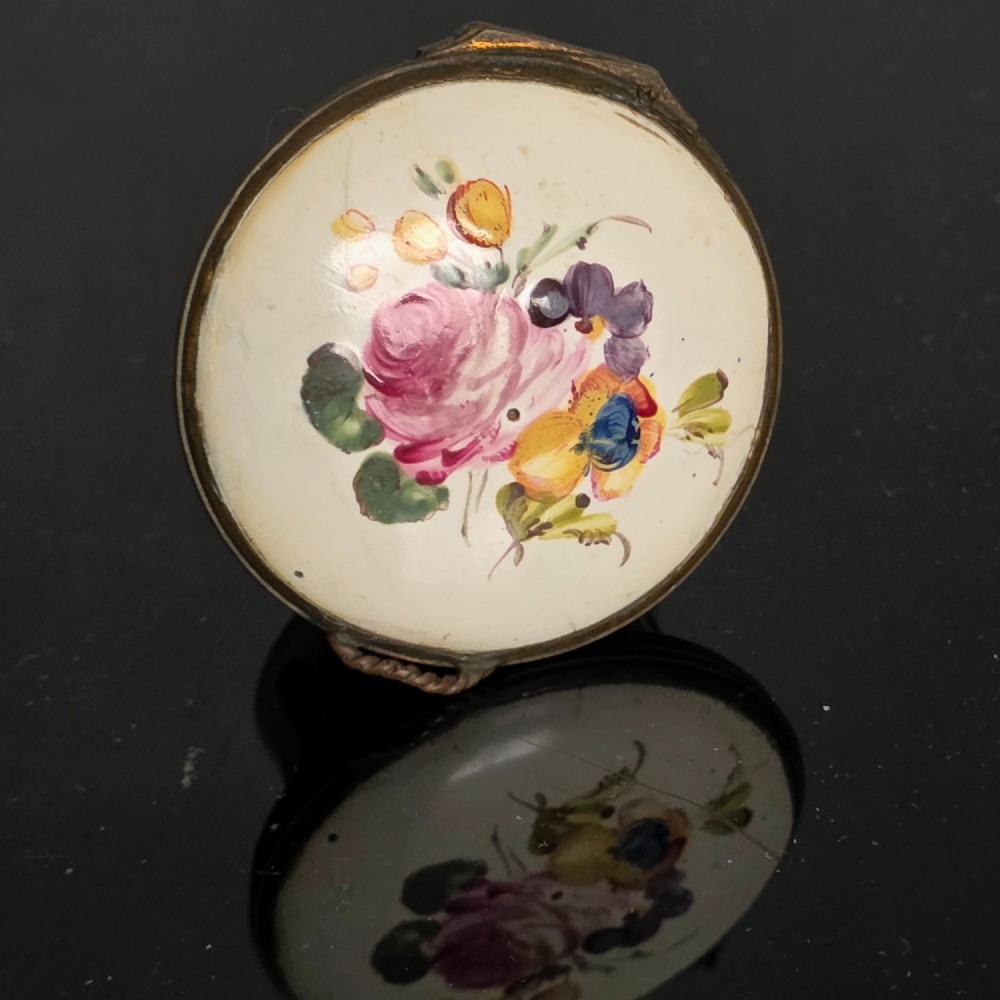 A South Staffordshire enamel snuff-box circa 1770 View XI