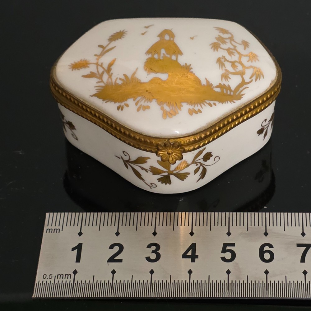 Antique Limoges Gilded Patch/Trinket Box c1900 View II