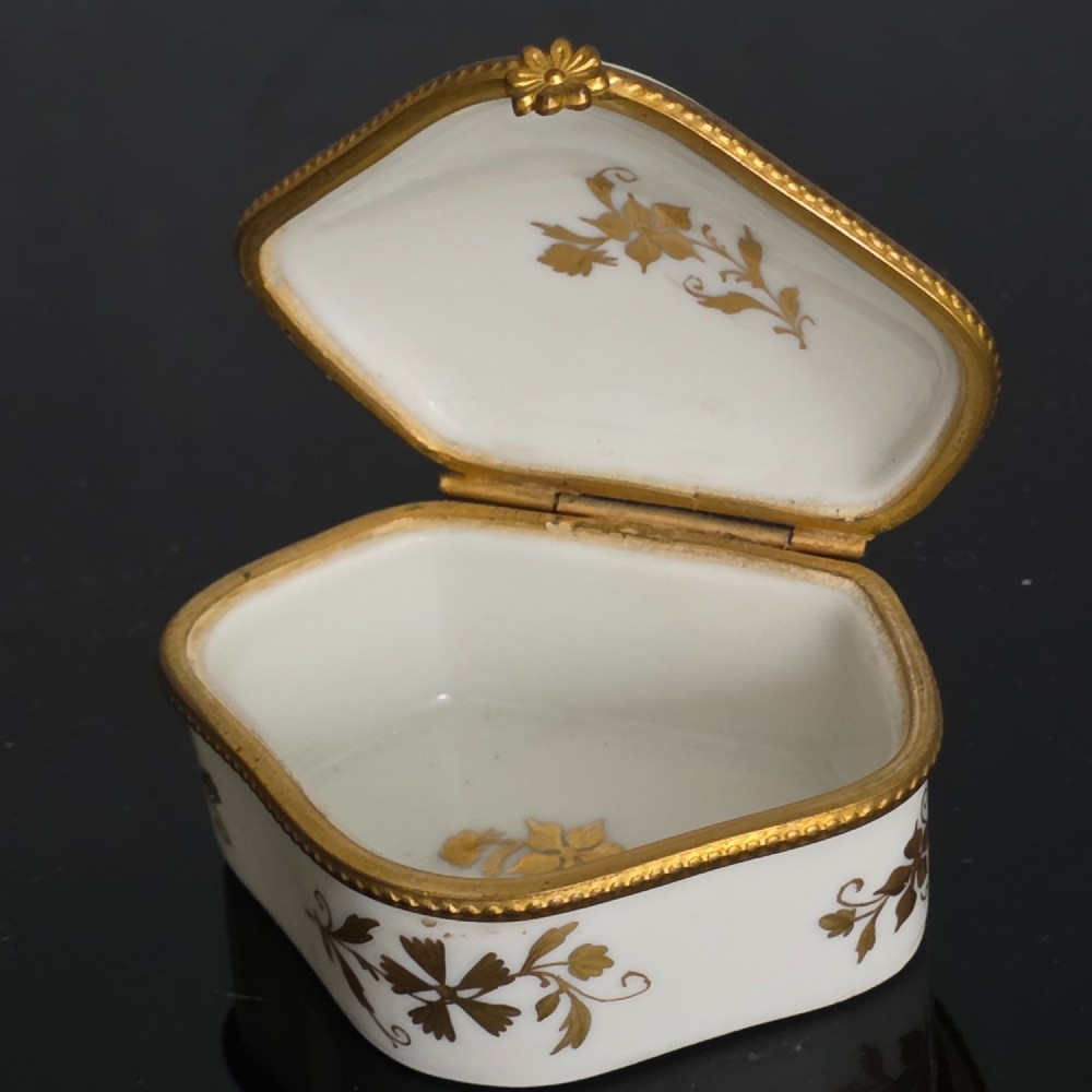Antique Limoges Gilded Patch/Trinket Box c1900 View VII