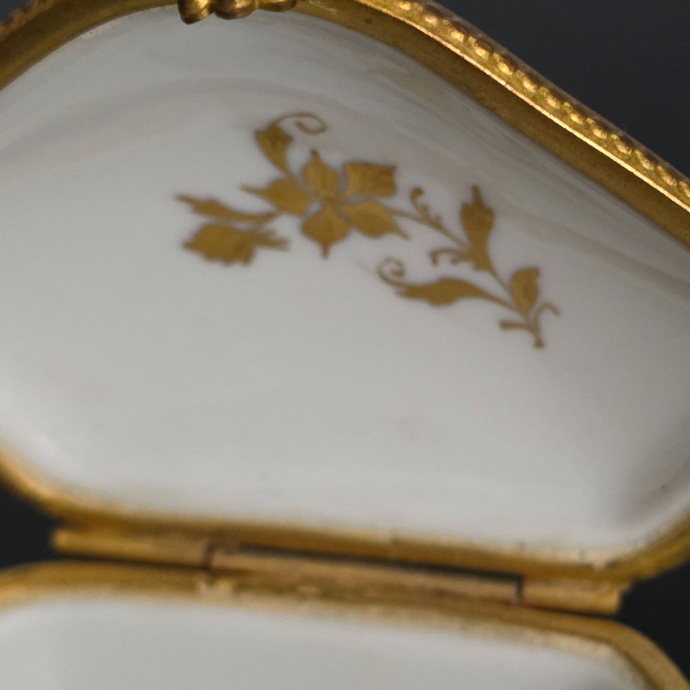 Antique Limoges Gilded Patch/Trinket Box c1900 View IX