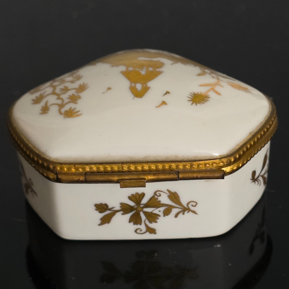 Antique Limoges Gilded Patch/Trinket Box c1900 View XI