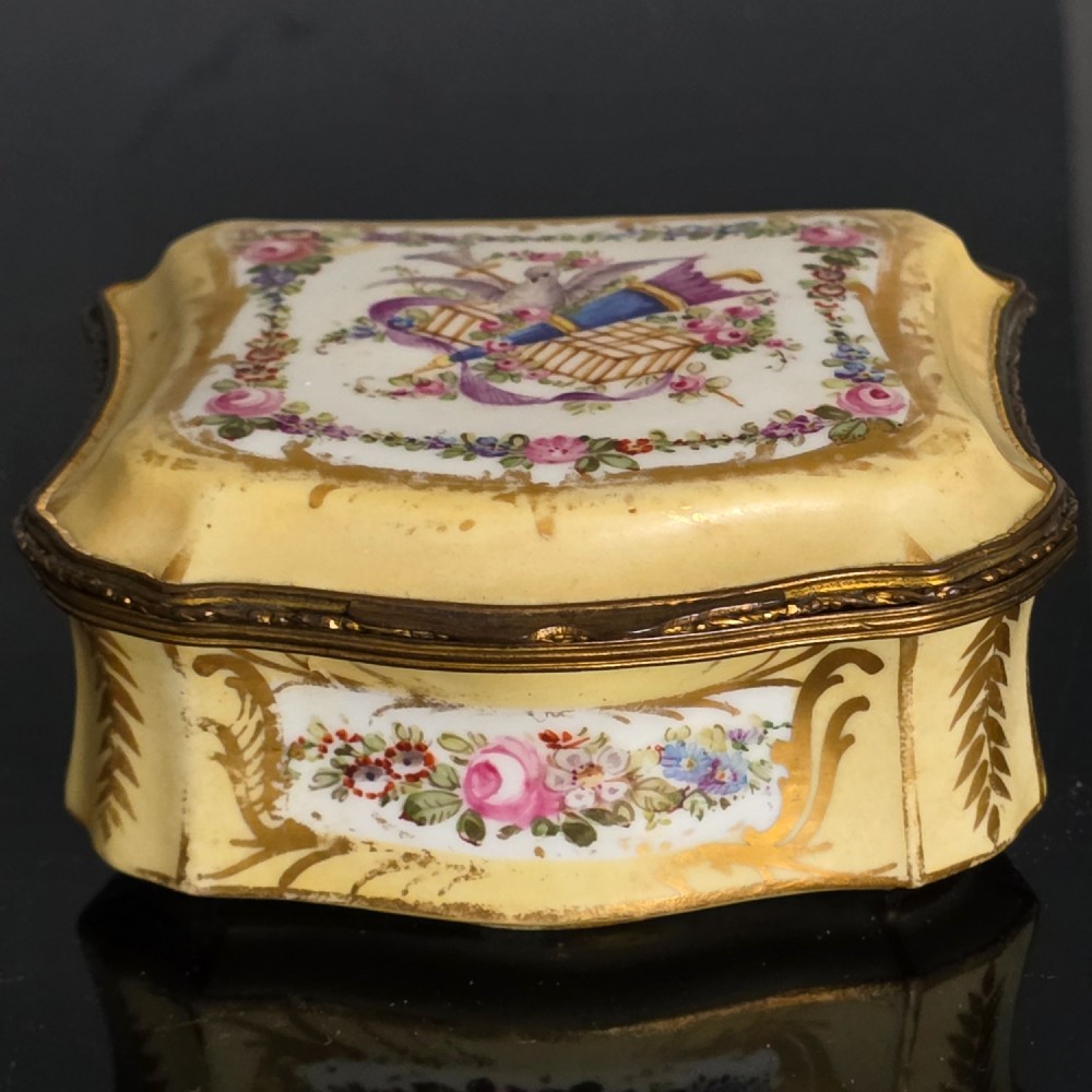Sevres Style Yellow Ground Porcelain Box – Love Birds & Floral Decoration – c.1890 View V