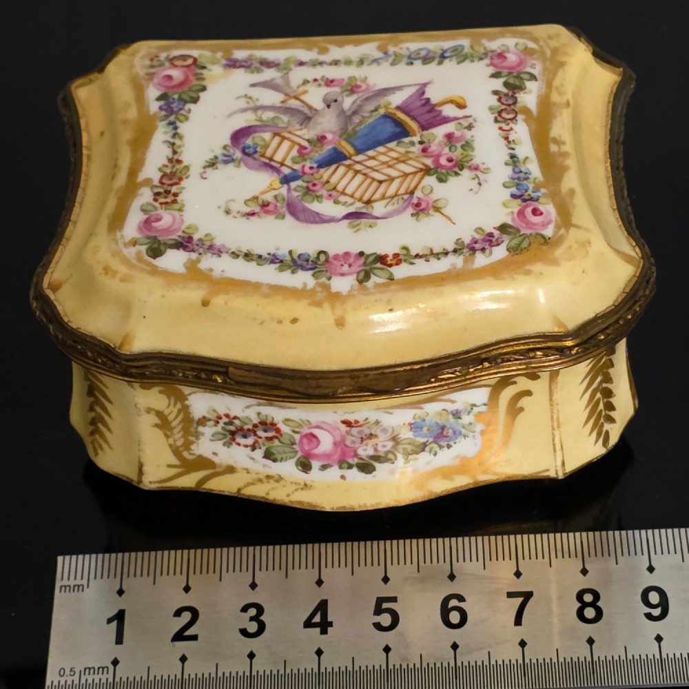 Sevres Style Yellow Ground Porcelain Box – Love Birds & Floral Decoration – c.1890 View VI