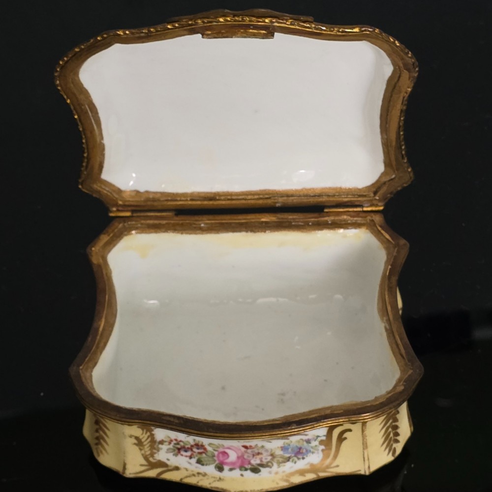 Sevres Style Yellow Ground Porcelain Box – Love Birds & Floral Decoration – c.1890 View XI