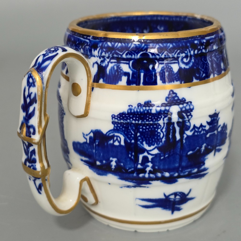 Delightful Grainger Worcester Two Temple Pattern Tankard c1880 View IV